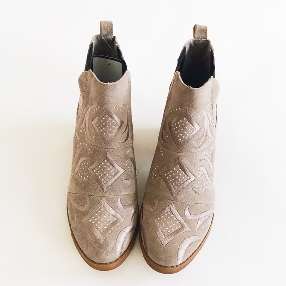 Fergie Suede Leather embroidered booties - Picture 3 of 6